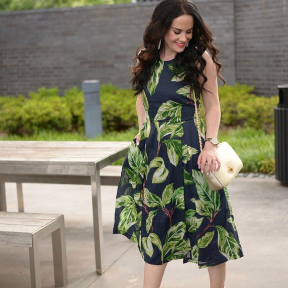 Ann Taylor Halter Top Leaf Dress Sz 2 Petite